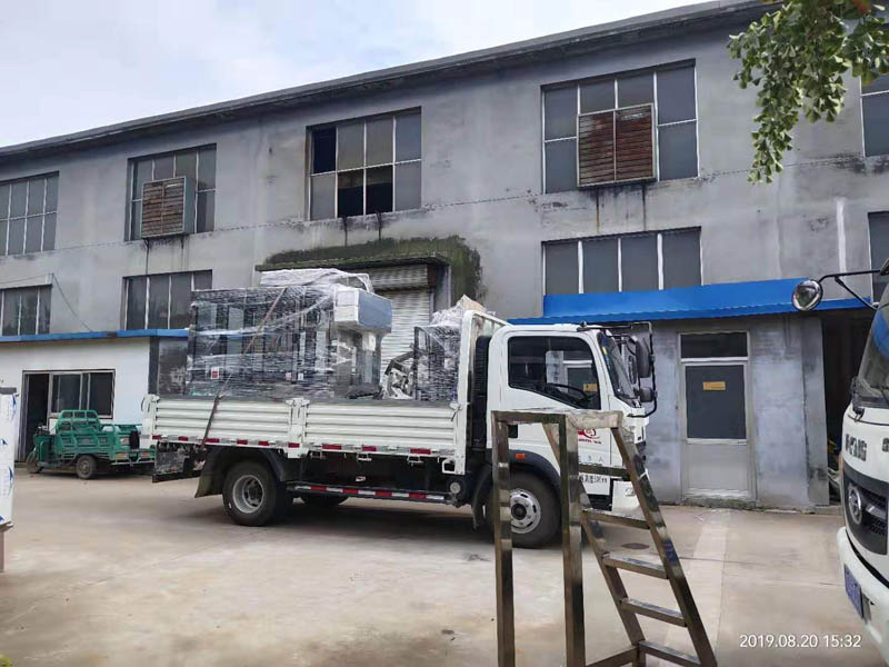 葡萄酒灌裝機